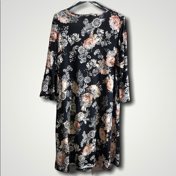 Cute Flutter Sleeve Knit Dress 2X - Picture 2 of 6